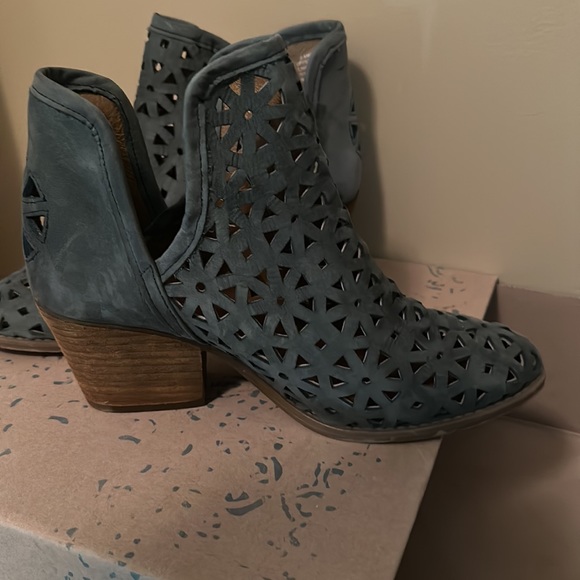Beautiful  Ankle Boots  Never Worn